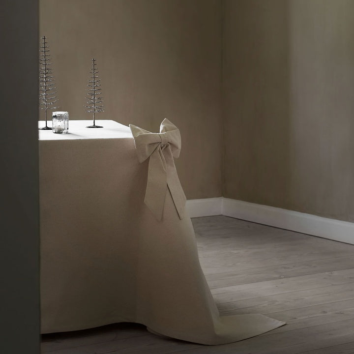 tinekhome_wintergallery_cheftablecloth-creame_bow-xmas-l-cream_dustpinetree-m.jpg__720x720_q95_crop_subsampling-2_upscale.jpg